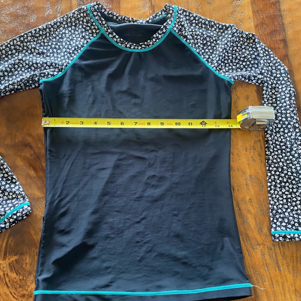 Volcom sun shirt rash guard